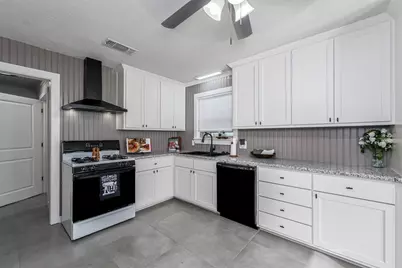 4916 Susan Lee Lane, North Richland Hills, TX 76180 - Photo 4