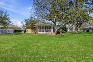 718 Kiowa Dr W, Lake Kiowa, TX 76240 - Photo 32