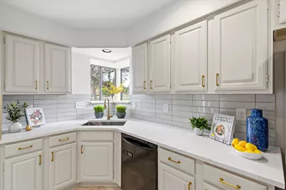 2722 Gold Rush Lane, Carrollton, TX 75007 - Photo 12