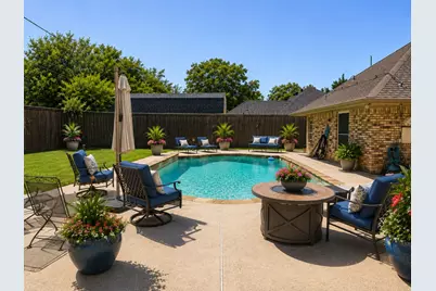 813 Shady Creek Drive, Kennedale, TX 76060 - Photo 2