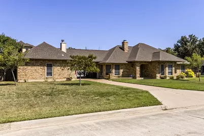 813 Shady Creek Drive, Kennedale, TX 76060 - Photo 2