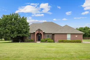 2606 Ash Dr, Saint Paul, TX 75098 - Photo 2