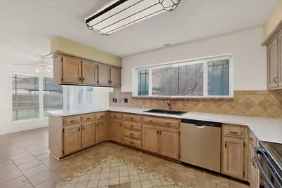 2800 Hedgeway Drive, Arlington, TX 76016 - Photo 16