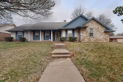 2800 Hedgeway Drive, Arlington, TX 76016 - Photo 1