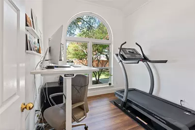 8718 Falls Road, Irving, TX 75063 - Photo 20