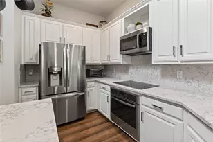 8718 Falls Rd, Irving, TX 75063 - Photo 12