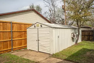 662 Fox Ave, Lewisville, TX 75057 - Photo 34