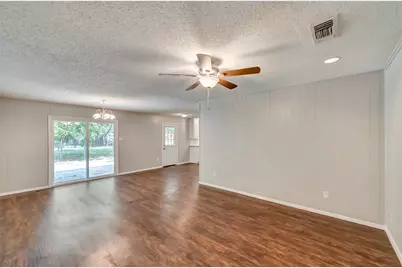 2833 Kingsbury Avenue, Richland Hills, TX 76118 - Photo 6