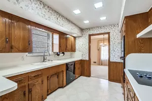 9824 Ravensway Dr, Dallas, TX 75238 - Photo 12