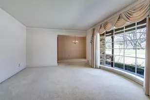 9824 Ravensway Dr, Dallas, TX 75238 - Photo 6