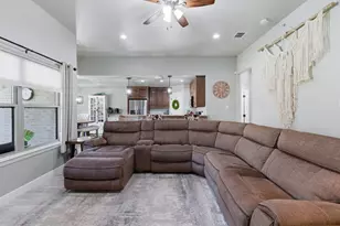 806 Colorado River Dr, Granbury, TX 76048 - Photo 6