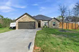 806 Colorado River Dr, Granbury, TX 76048 - Photo 1