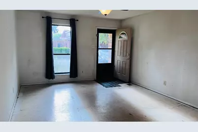 2405 Donna Drive, Grand Prairie, TX 75051 - Photo 2