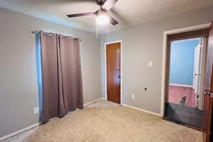 2405 Donna Dr, Grand Prairie, TX 75051 - Photo 8