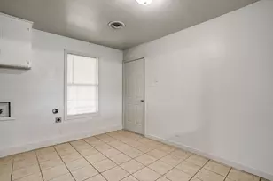 109 NE Cindy Ln, Burleson, TX 76028 - Photo 8