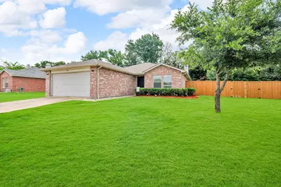 9401 Glen Falls Lane, Denton, TX 76210 - Photo 4