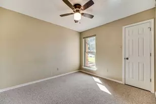 2031 Lansdown Dr, Carrollton, TX 75010 - Photo 8