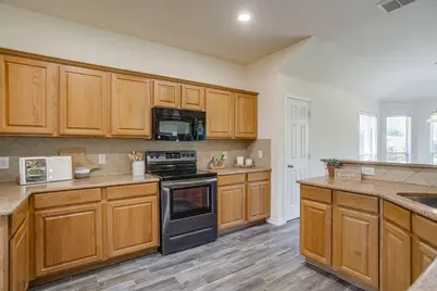 336 Plantation Drive E, Burleson, TX 76028 - Photo 16