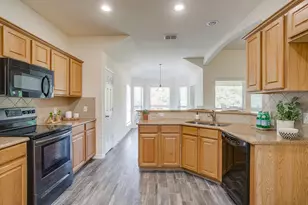 336 Plantation Dr E, Burleson, TX 76028 - Photo 18