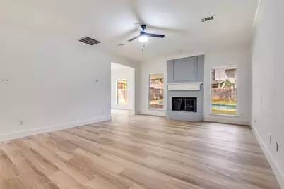 6215 Kingswood Drive, Arlington, TX 76001 - Photo 6