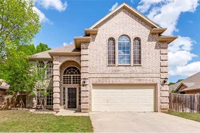 6215 Kingswood Drive, Arlington, TX 76001 - Photo 2