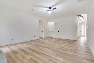 6215 Kingswood Drive, Arlington, TX 76001 - Photo 8