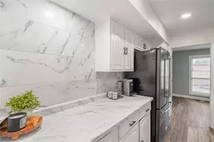 12748 Burninglog Ln, Dallas, TX 75243 - Photo 2