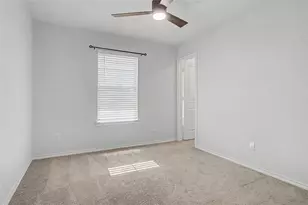 724 Basteen Ln, Justin, TX 76247 - Photo 18