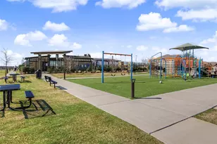 724 Basteen Ln, Justin, TX 76247 - Photo 32