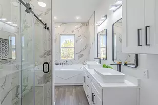 2406 Beverly Dr, Granbury, TX 76048 - Photo 14