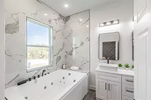 2406 Beverly Dr, Granbury, TX 76048 - Photo 12