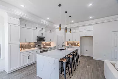 2406 Beverly Drive, Granbury, TX 76048 - Photo 8