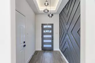 2406 Beverly Dr, Granbury, TX 76048 - Photo 4