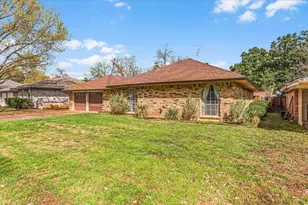 1707 Princeton Dr, Arlington, TX 76015 - Photo 2