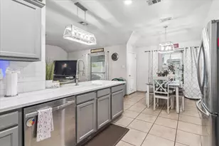 220 Chesterfield Cir, Waxahachie, TX 75165 - Photo 10