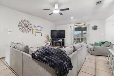 220 Chesterfield Circle, Waxahachie, TX 75165 - Photo 4