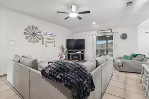 220 Chesterfield Cir, Waxahachie, TX 75165 - Photo 4