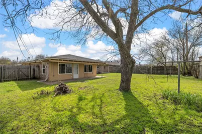 409 Greenleaf Drive, Lacy Lakeview, TX 76705 - Photo 24