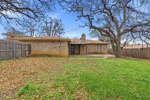 4300 Spring Hill Ln, Arlington, TX 76016 - Photo 28