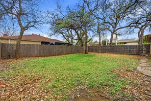 4300 Spring Hill Ln, Arlington, TX 76016 - Photo 32