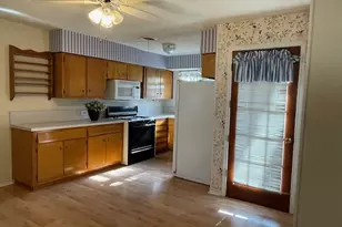 2008 Goldenrod Ln, Arlington, TX 76013 - Photo 4