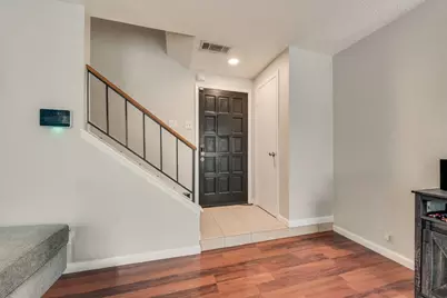 2643 Via Ventura Circle, Carrollton, TX 75006 - Photo 4