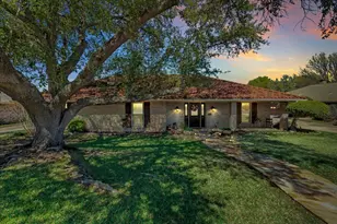 1111 Berkshire Ct, Trophy Club, TX 76262 - Photo 2