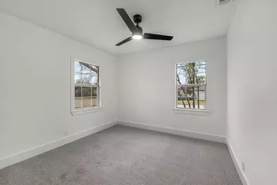 3744 S Hughes Avenue, Fort Worth, TX 76119 - Photo 16