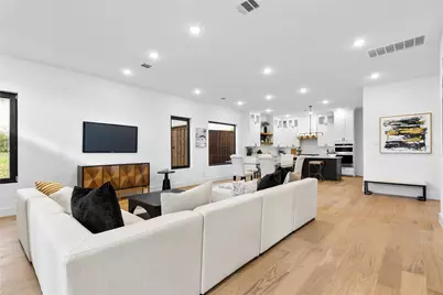 10434 Vinemont Street, Dallas, TX 75218 - Photo 4