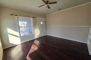 1335 S Lake St, Fort Worth, TX 76104 - Photo 2