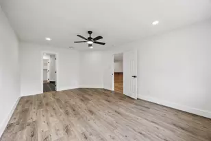 912 Sandhurst Dr, Plano, TX 75025 - Photo 18