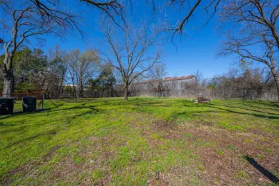 1609 N Brazos Avenue, Cleburne, TX 76031 - Photo 8