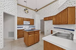 2086 Montclair Ln, Lewisville, TX 75067 - Photo 14