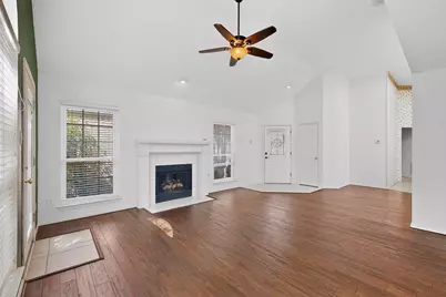 2086 Montclair Lane, Lewisville, TX 75067 - Photo 6